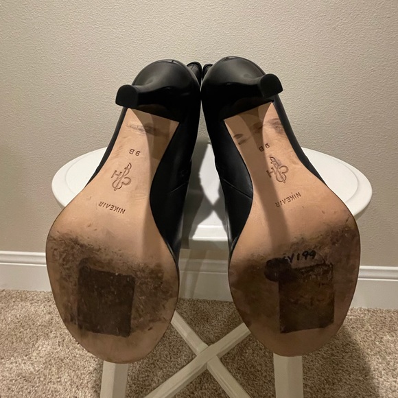 Once worn, forever adored! Cole Haan’s “Georgina” HOT knee-highs w/Nike Air tech - Picture 5 of 10